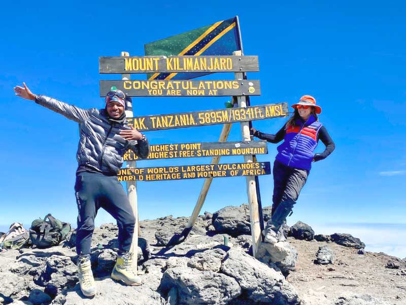 Expert-guides-kilimanjaro-climbing